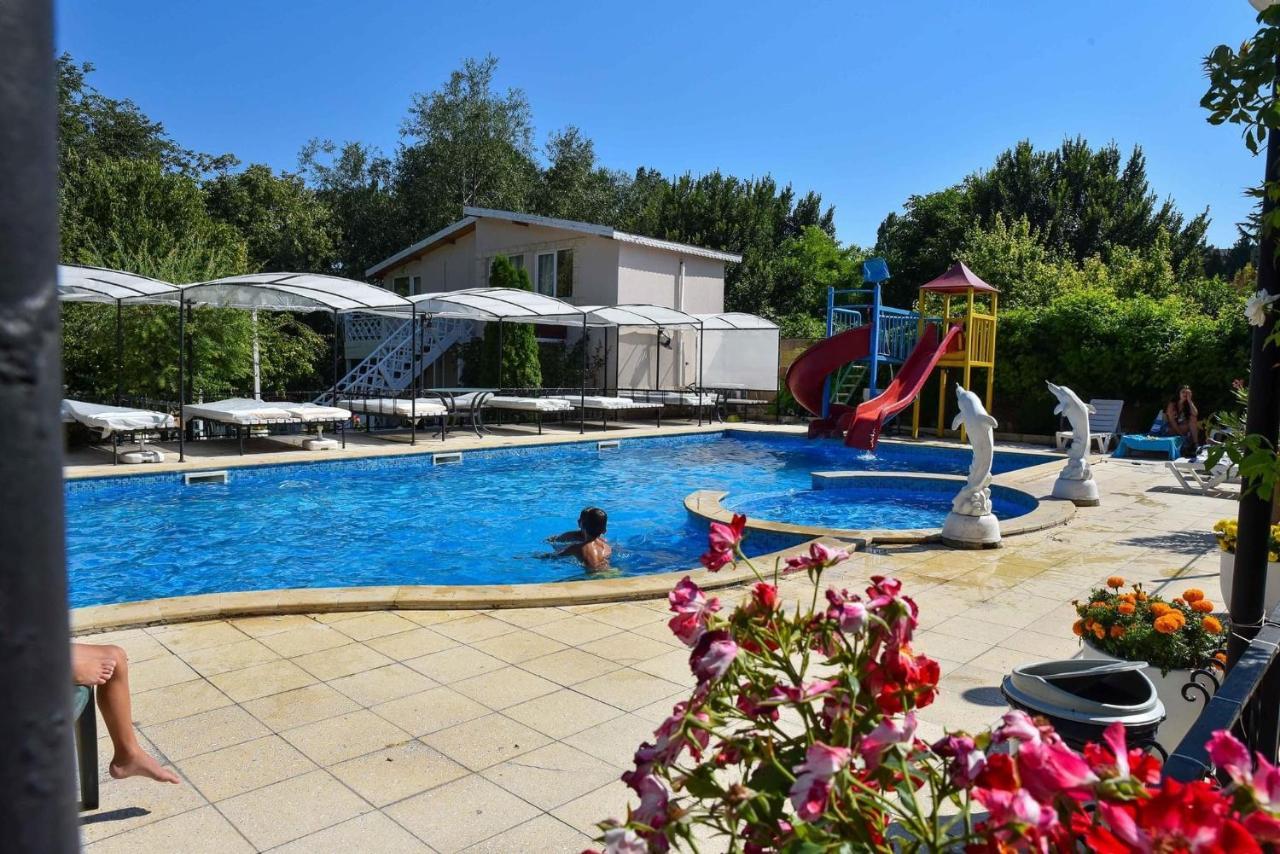 Apartments Devora 1 & Bar & Restaurant فارنا المظهر الخارجي الصورة