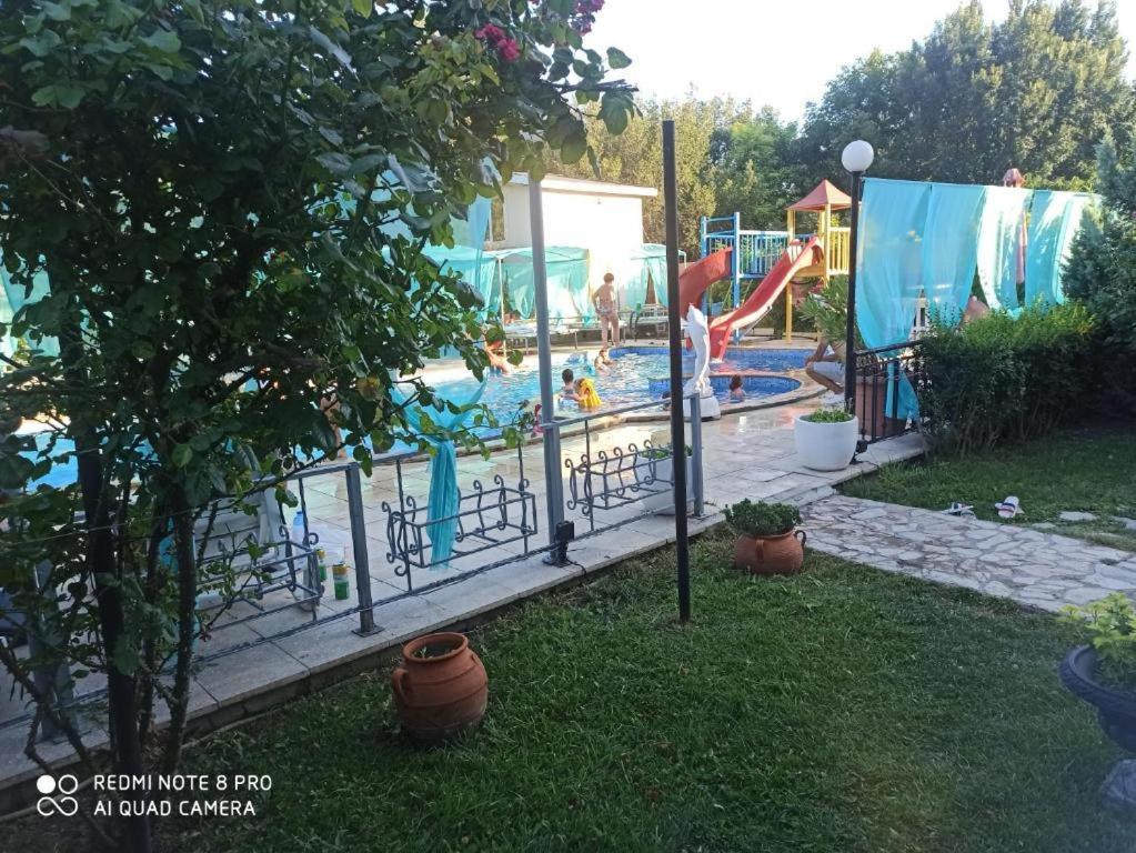 Apartments Devora 1 & Bar & Restaurant فارنا المظهر الخارجي الصورة
