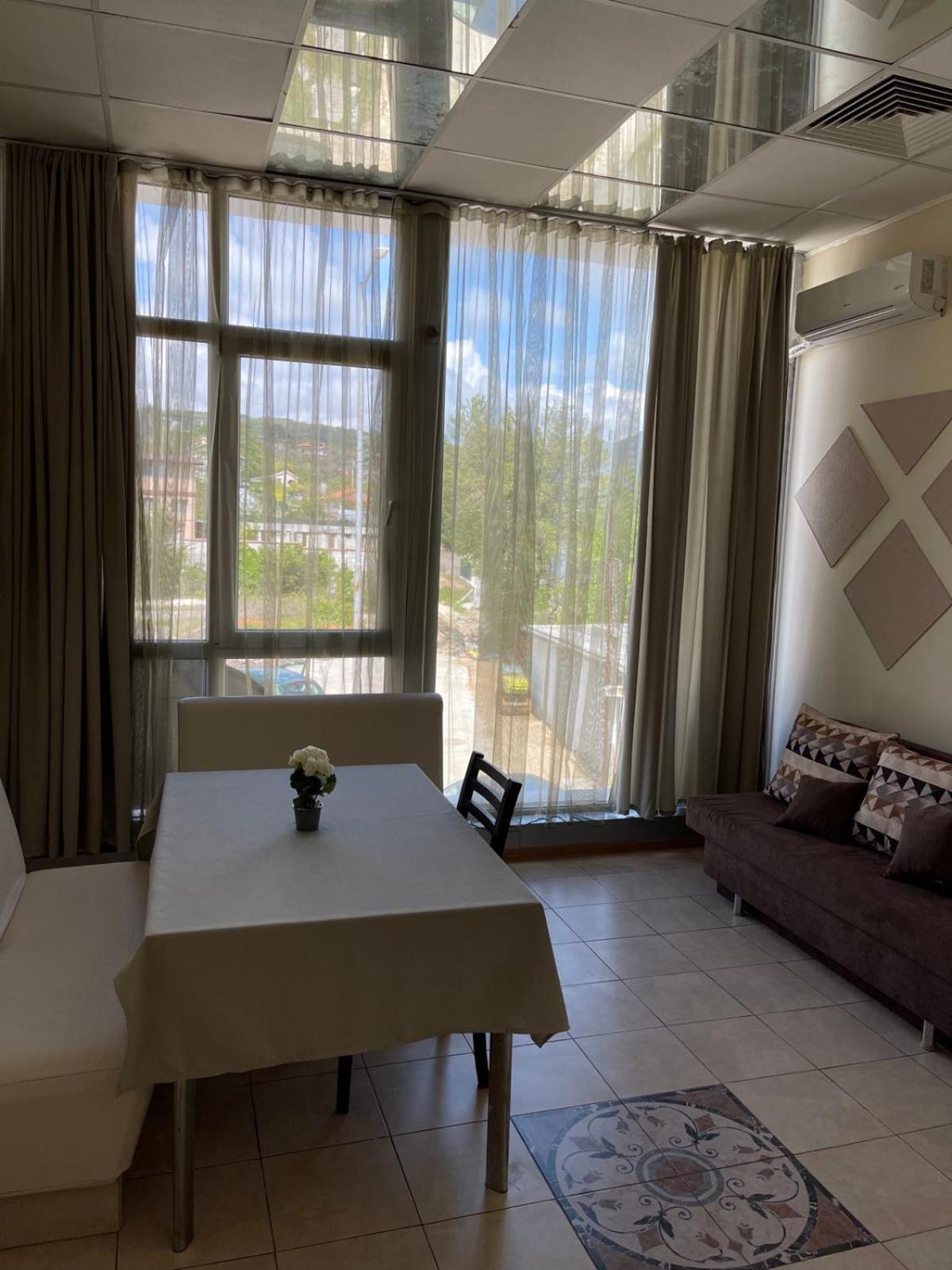 Apartments Devora 1 & Bar & Restaurant فارنا المظهر الخارجي الصورة