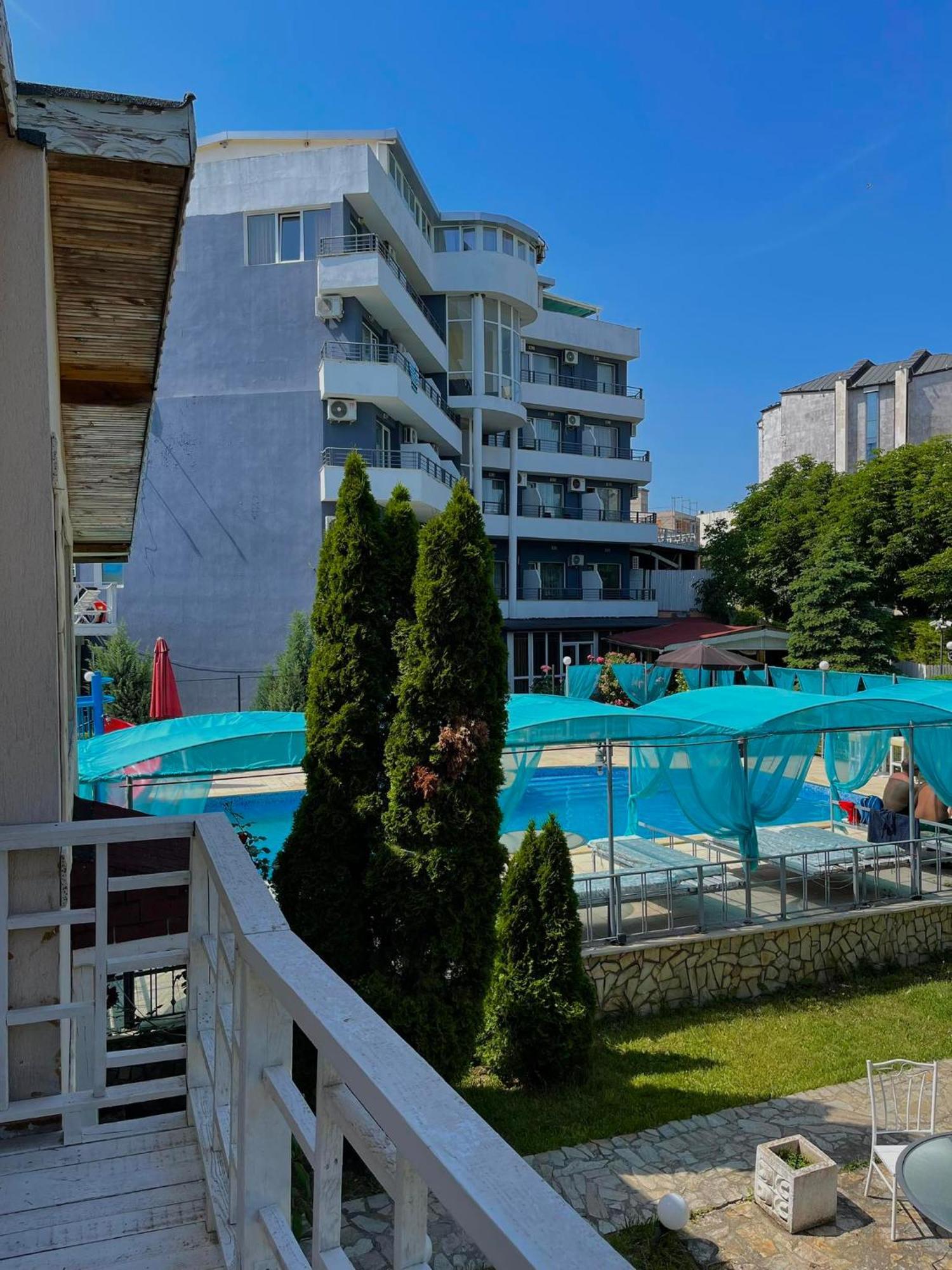 Apartments Devora 1 & Bar & Restaurant فارنا المظهر الخارجي الصورة